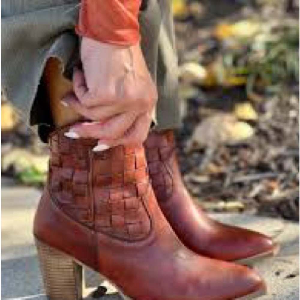 MATISSE woven Leather Dawn Western Booties brown cognac  block wood heel size 7